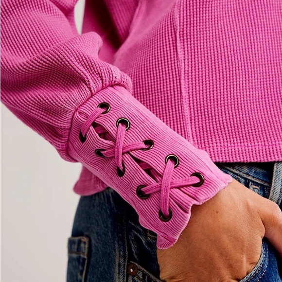 FREE PEOPLE LAPIS CUFF WAFFLE KNIT TOP PLUMDROP NWT Oversized XS - Picture 3 of 12